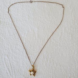 Gold and pearl necklace